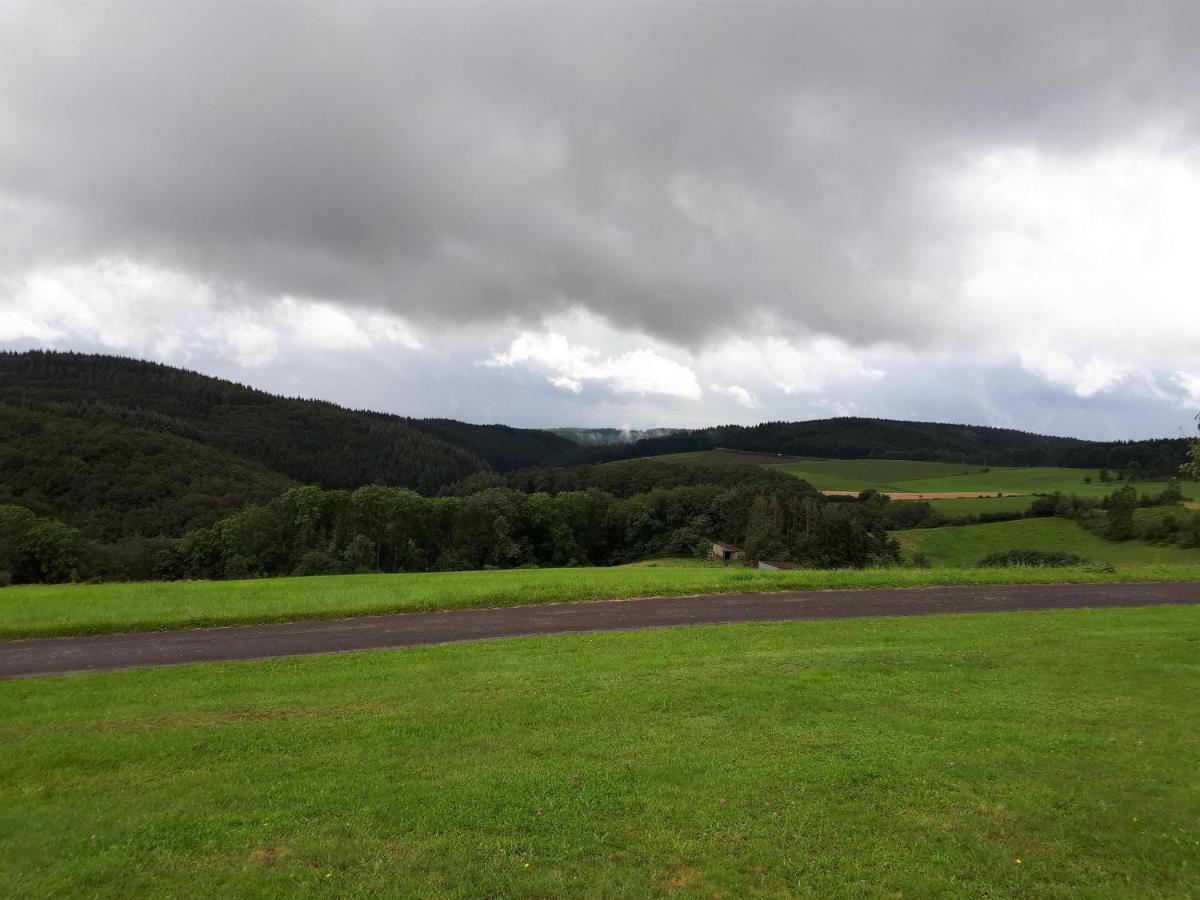Ferienwohnung Huegelhaus Plütscheid Esterno foto